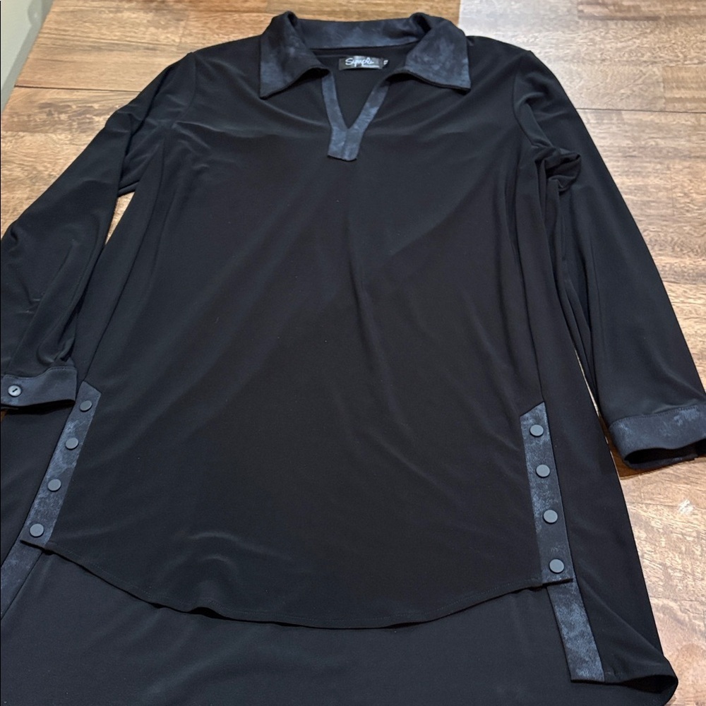 Sympli Top Tunic Size 12 Black with contrasting trim. Stretchy. Comfortable